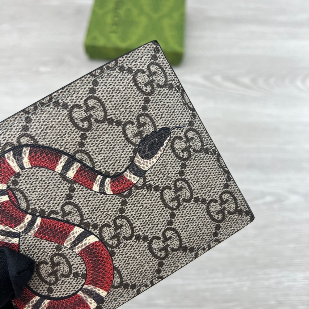 Gucci Wallets - Picture 6 of 9